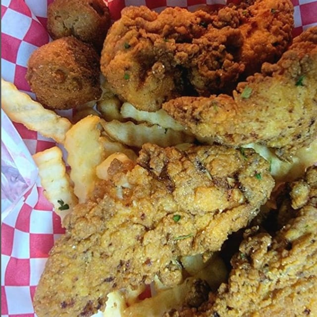 4pc Fried Chicken Strip Platter.